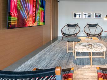 1378 Nw 18th Ave - Photo 4 of 16