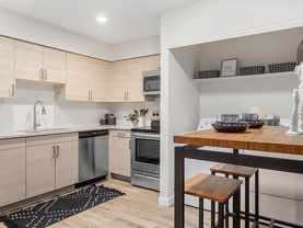 6231 W Mcdowell Rd - Photo 1 of 1