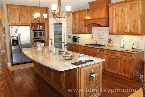 2600 N E 174th St - Photo 3 of 18