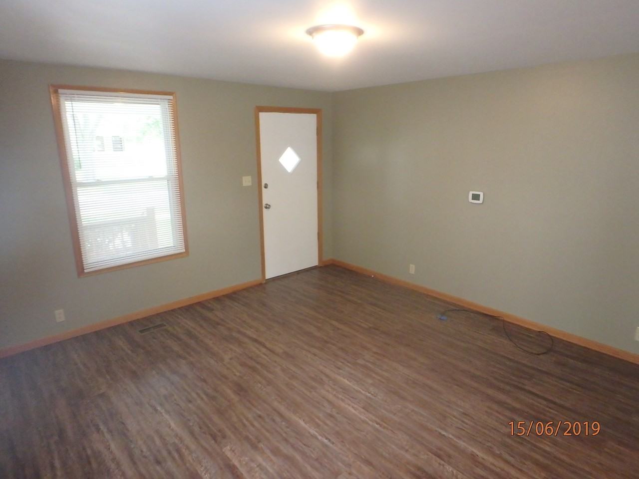 400 Southwest Lindenwood Avenue - Photo 2 of 12