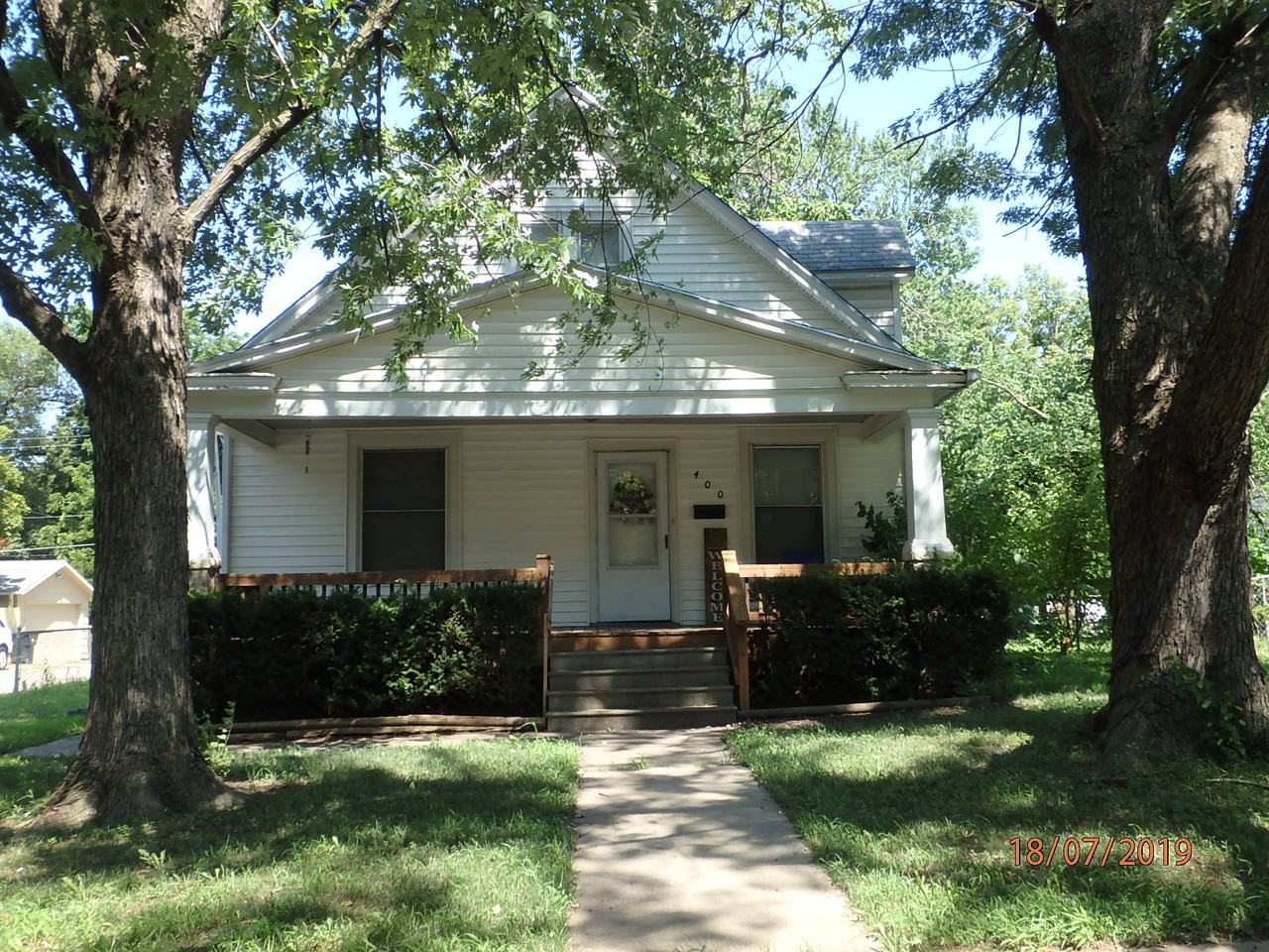 400 Southwest Lindenwood Avenue - Photo 3 of 12