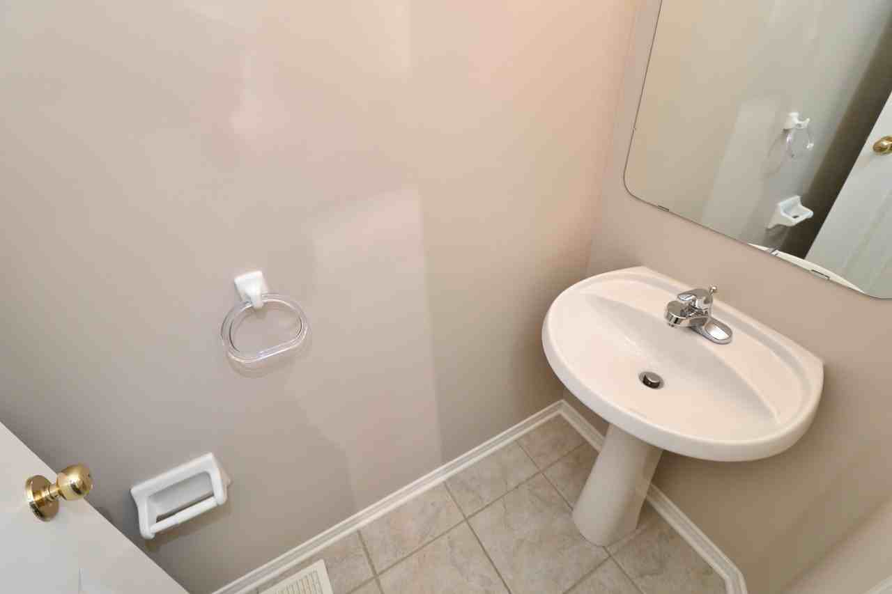 230 Latchford Rd Apartments in Westboro, Ottawa, ON K1Z 1B9 Zumper