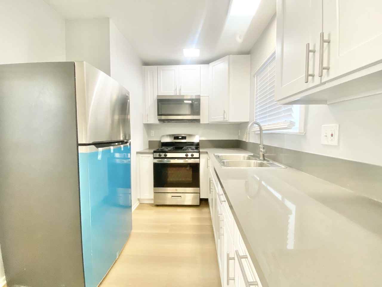 5724 La Mirada Ave #1-4 - Photo 2 of 8