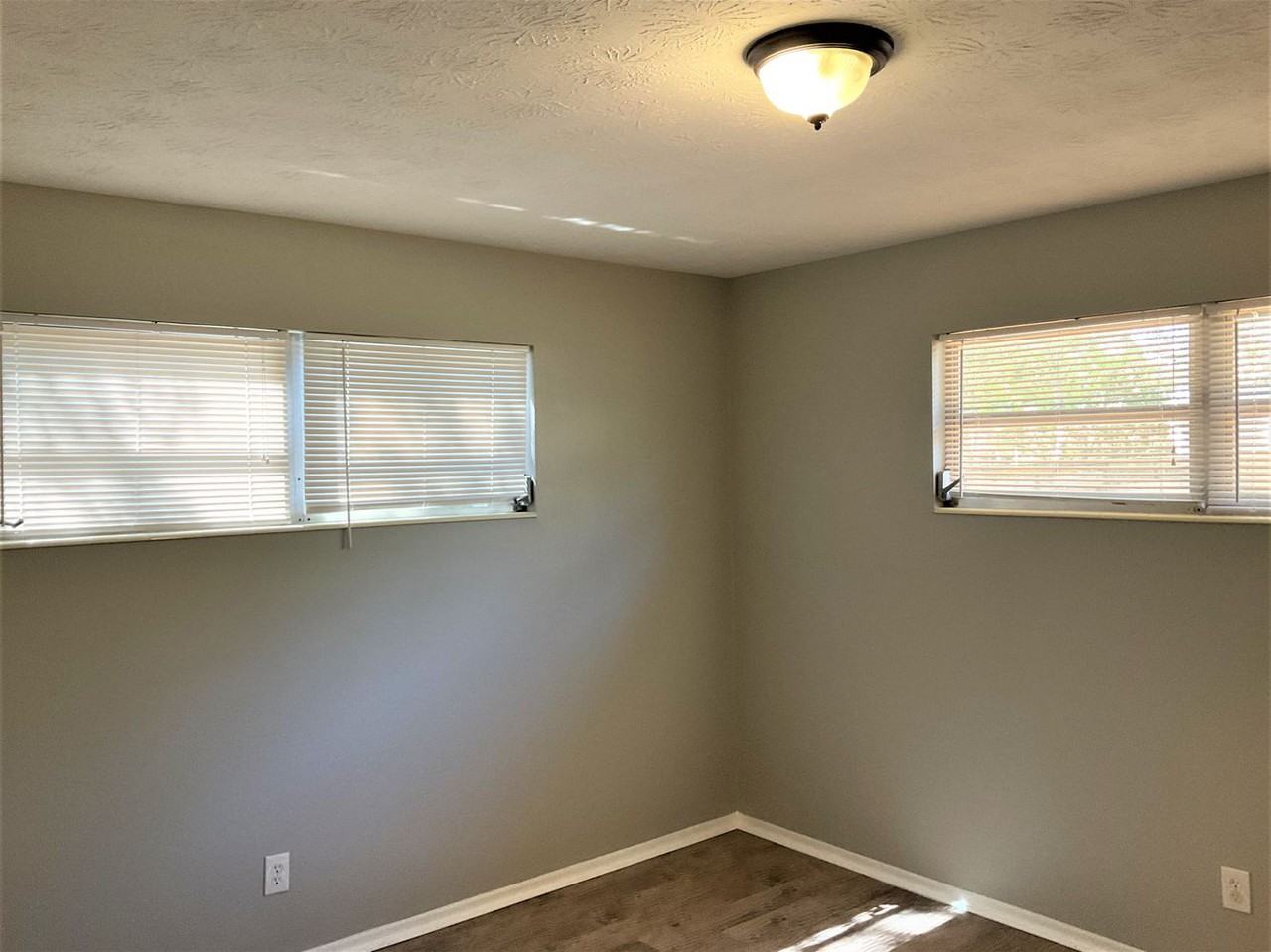 4632 Waverly Ln - Photo 2 of 10