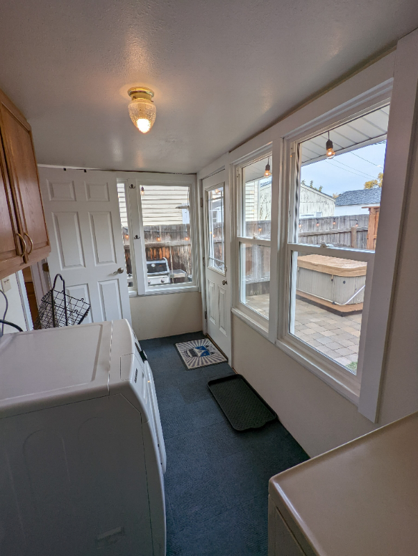 1033 12th Ave - Photo 3 of 18