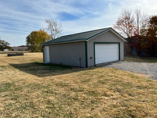 825 Buck Grove Rd - Photo 3 of 16