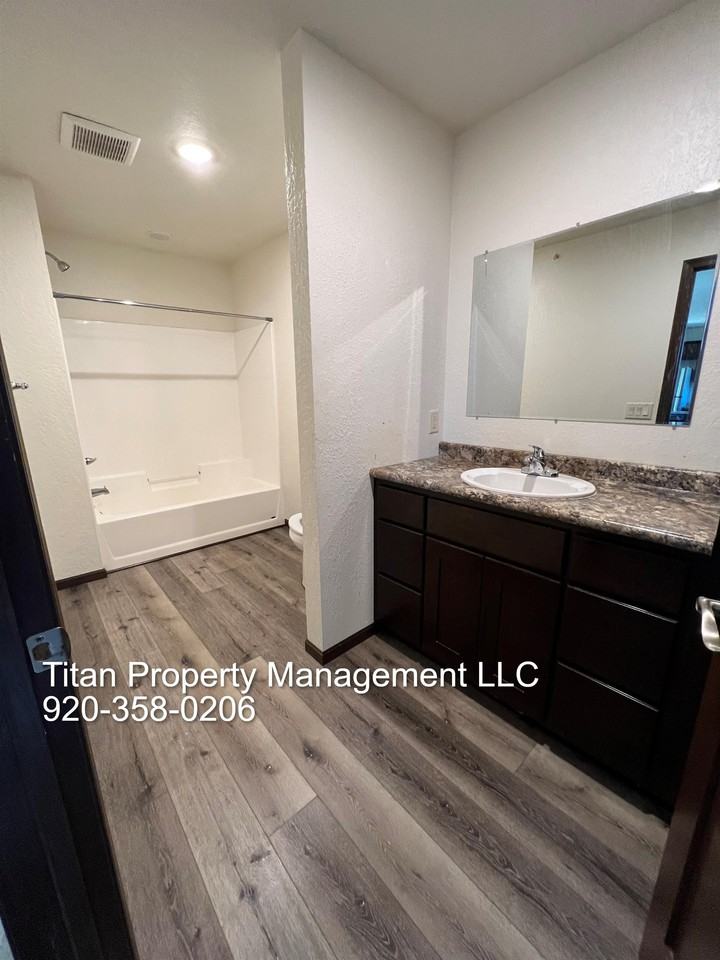 3425 Logan Dr #4 - Photo 5 of 10