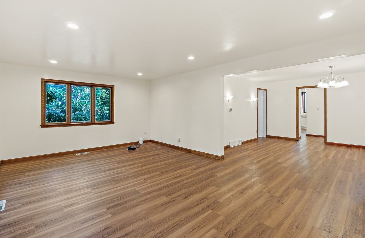 2319 N 145th St #1 - Photo 3 of 20