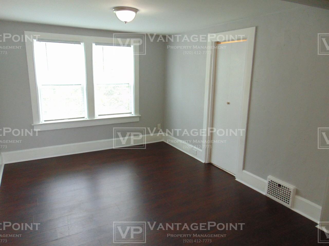 1305 Harvey St Uppr - Photo 2 of 8