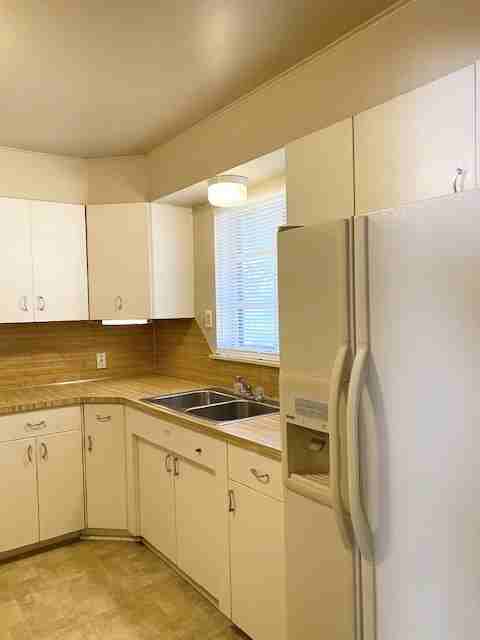 4233 Nw 22nd St #1 - Photo 4 of 11