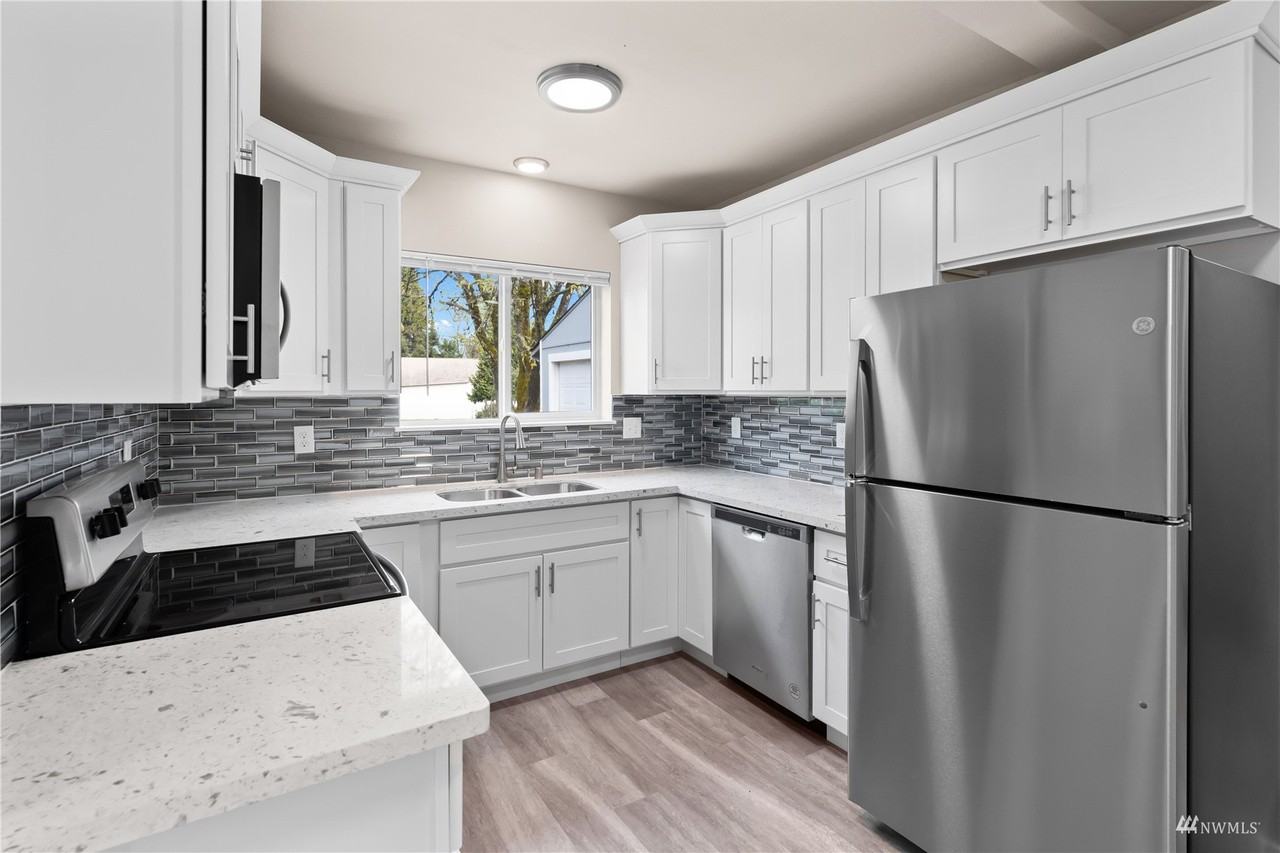5110 Boston Harbor Rd Ne #1 - Photo 3 of 24