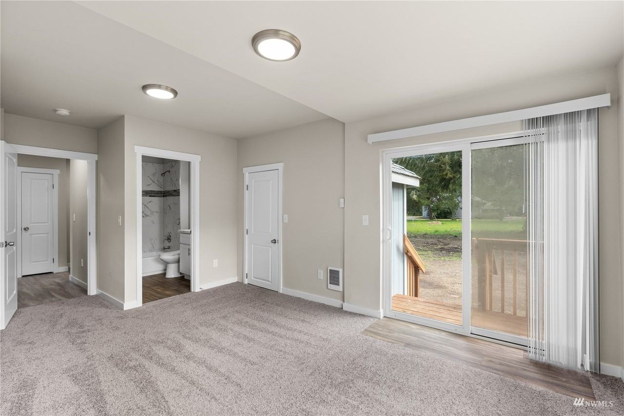 5110 Boston Harbor Rd Ne #1 - Photo 4 of 24