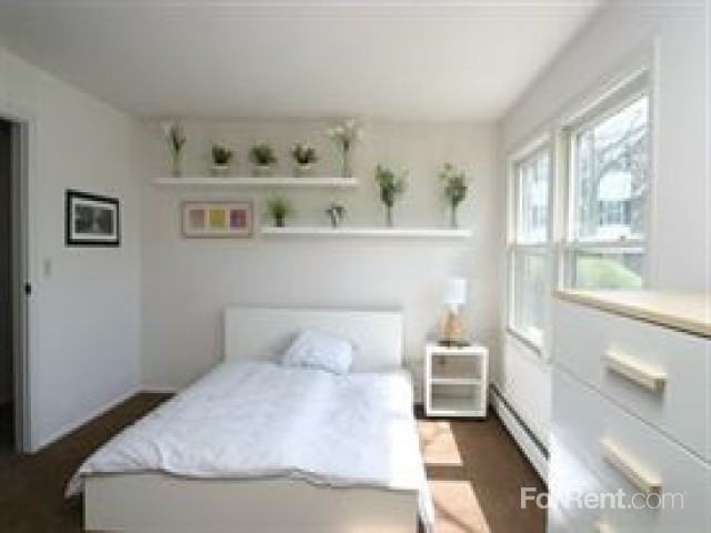 Meadowdale Apartments - Photo 3 of 24