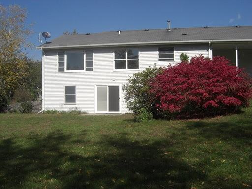 1015 Claire Ln - Photo 3 of 23