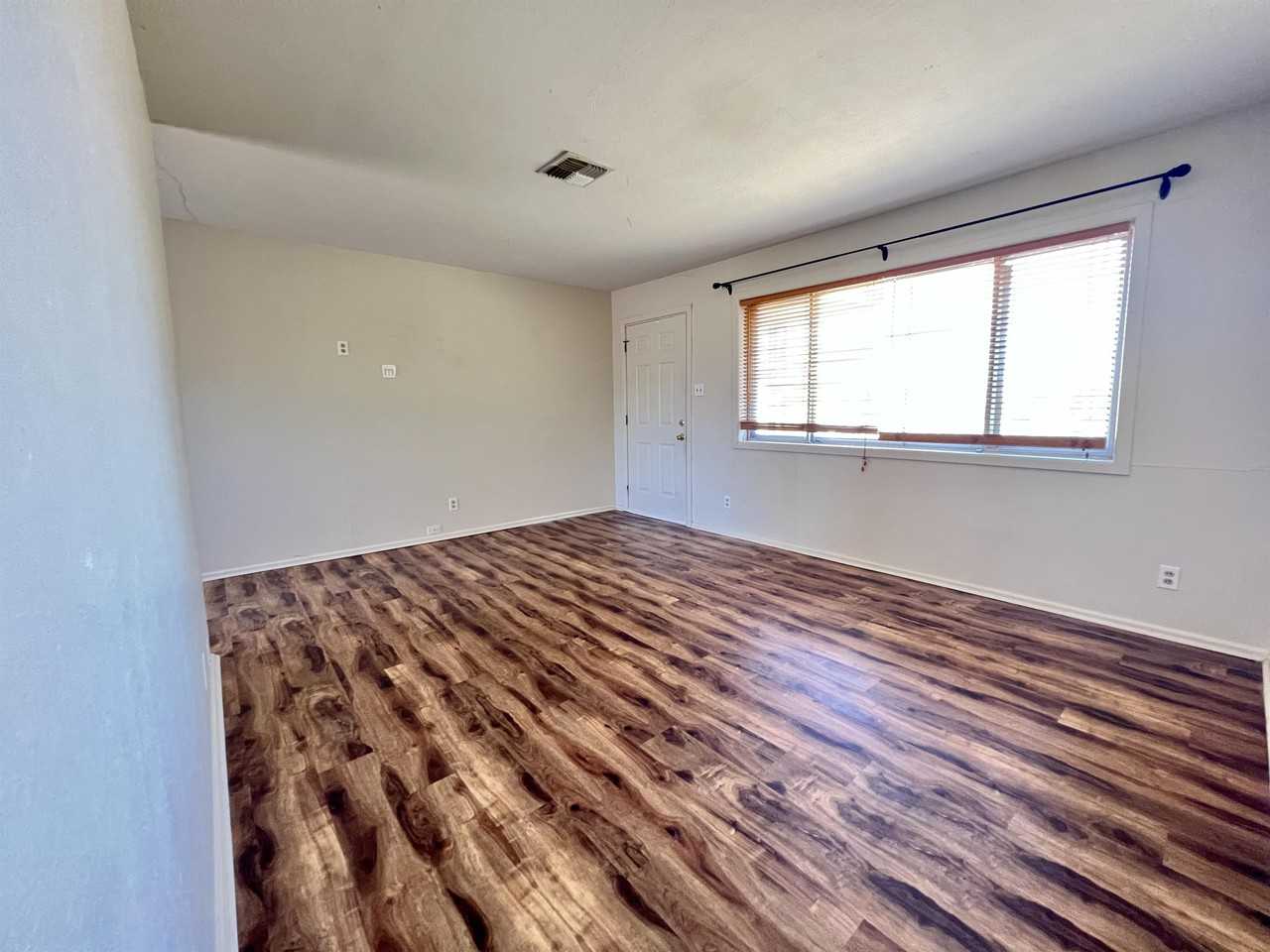 2400 Buchanan Street - 2400 Buchanan St - Photo 4 of 16