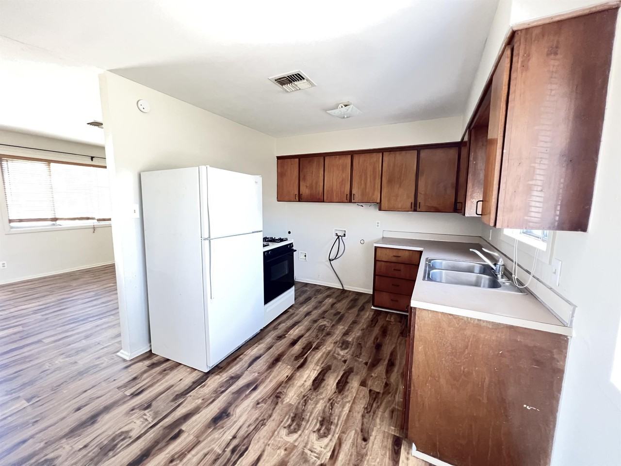 2400 Buchanan Street - 2400 Buchanan St - Photo 7 of 16