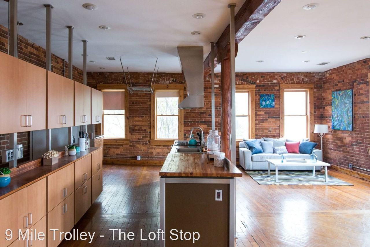 295 Peters St Sw #200 - Photo 2 of 14