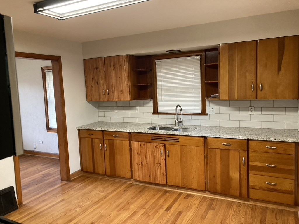 405 Jackson St #1 - Photo 6 of 17