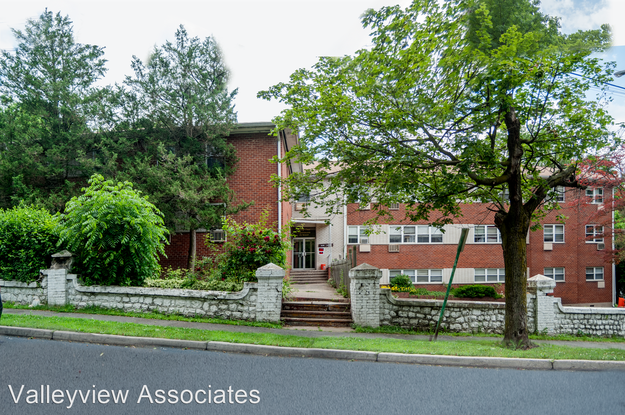 15 West Funston Avenue - Photo 2 of 7