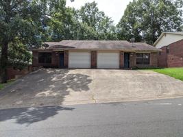 featured image of 309 W 16th Ct #A