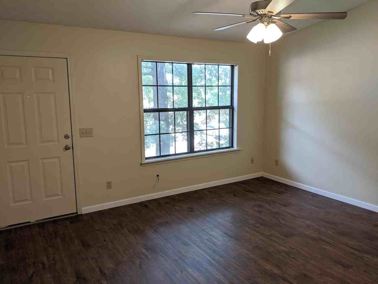 309 W 16th Ct #A - Photo 3 of 15