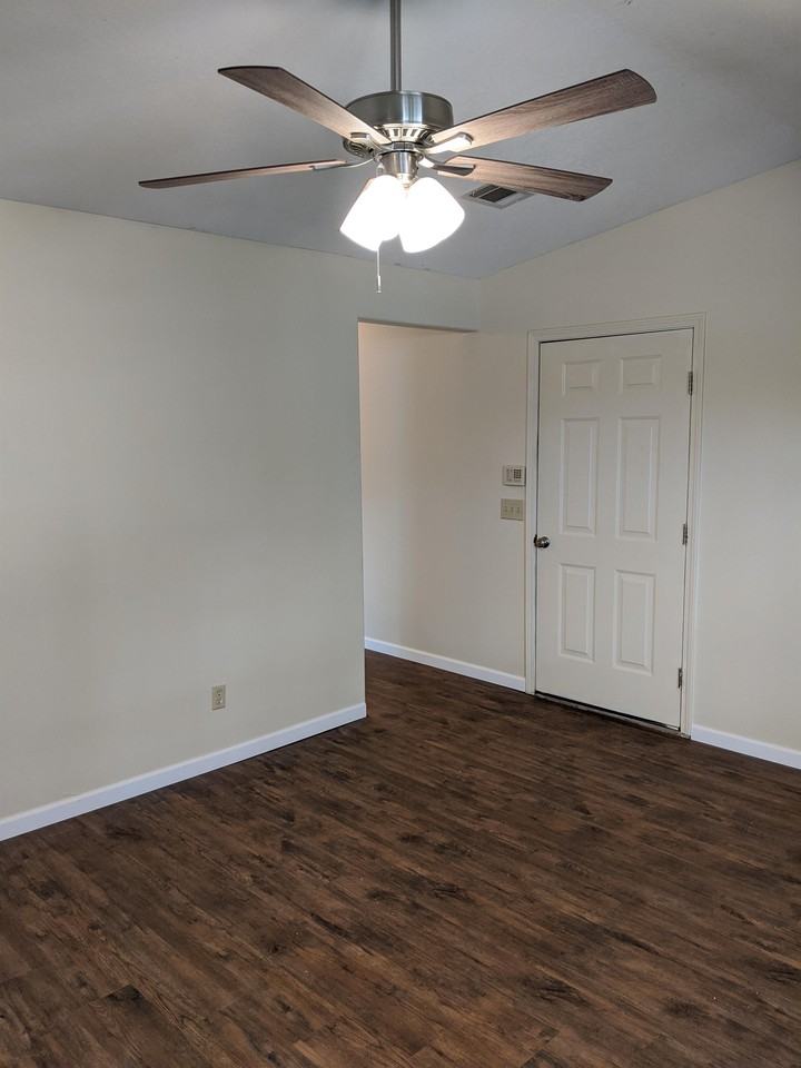 309 W 16th Ct #A - Photo 4 of 15