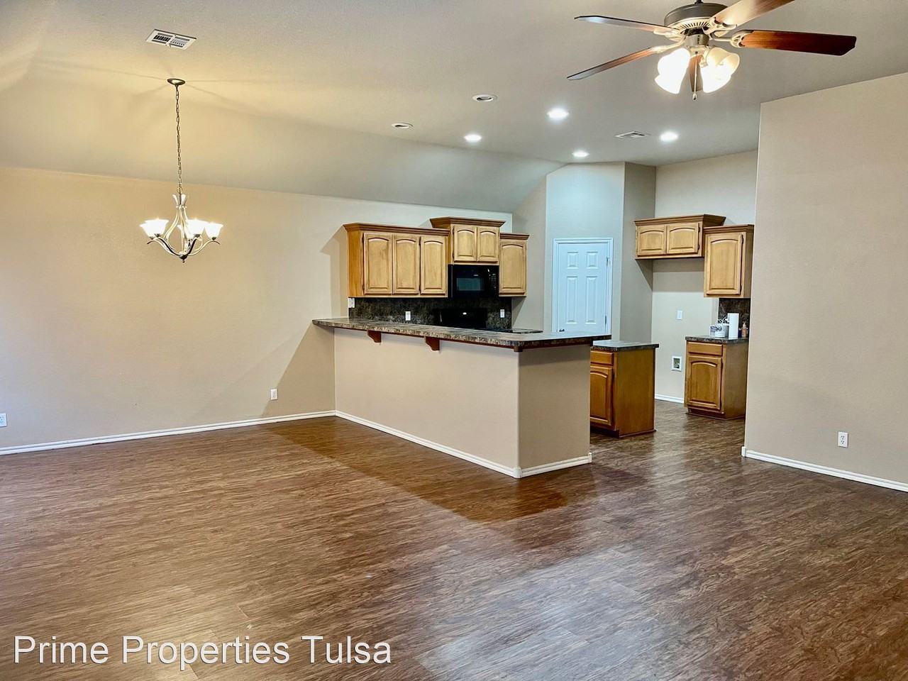 108 E Granger St - Photo 3 of 20