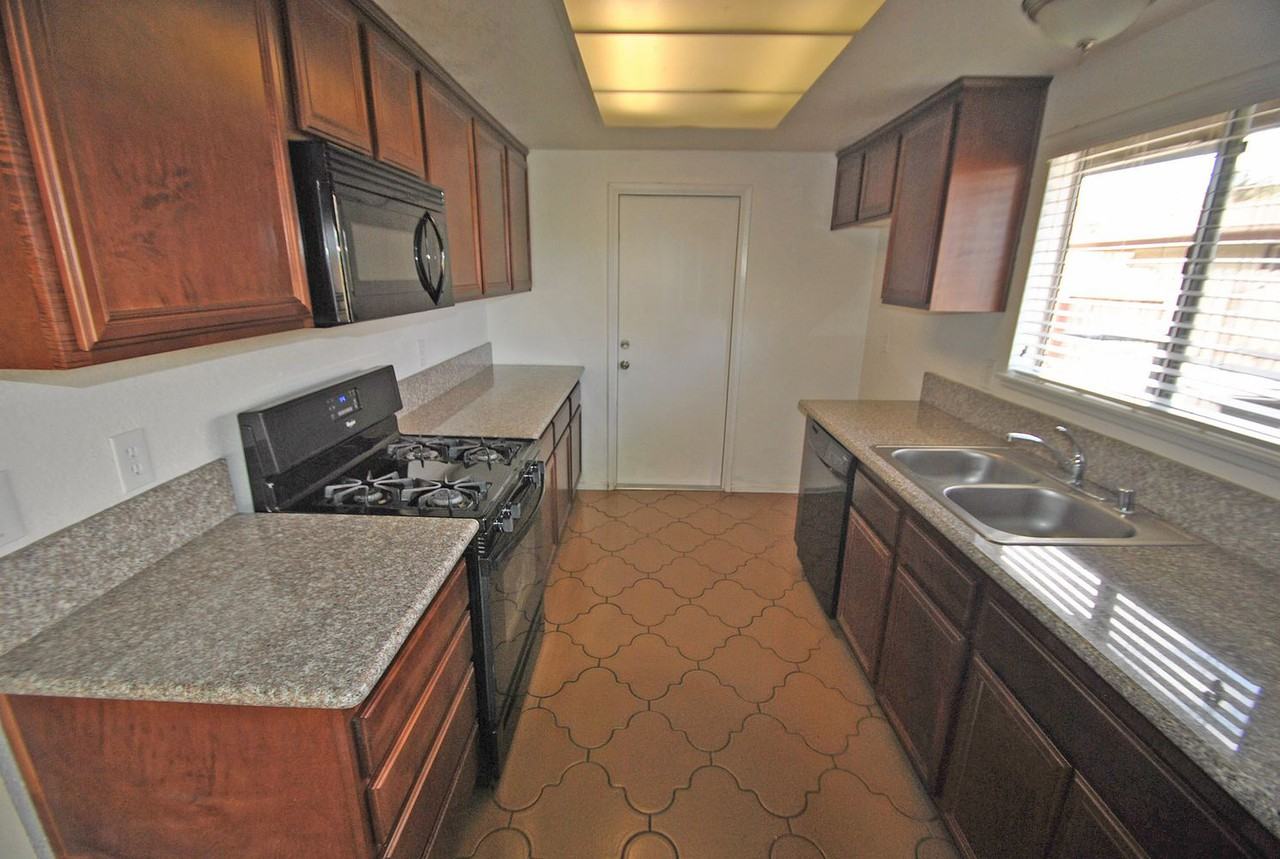 4405 Challen Ave - Photo 3 of 10