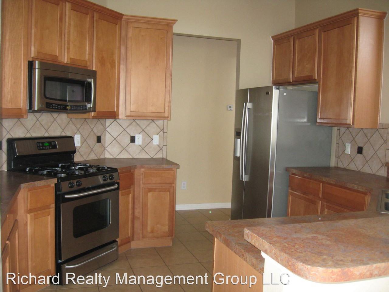 4452 Harts Cove Way - Photo 2 of 16