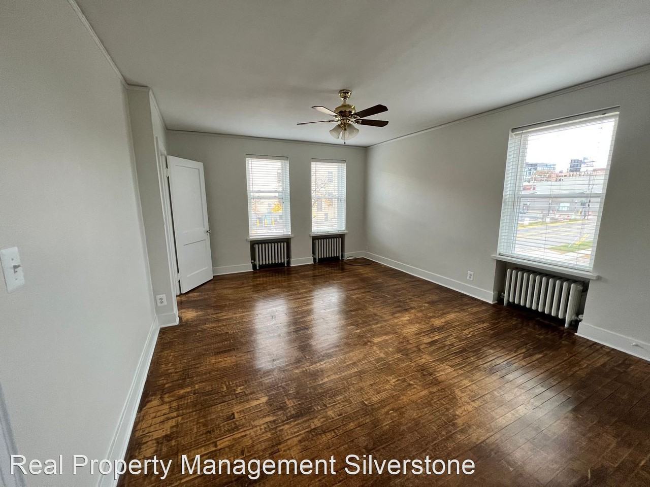 503 S Troy St - Photo 3 of 14