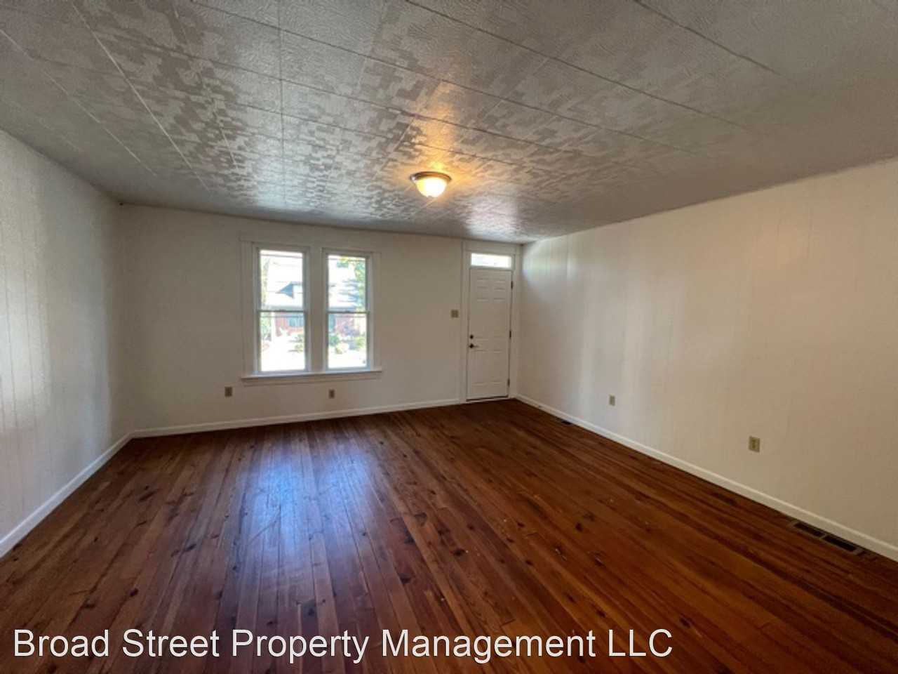 642 E Main St - Photo 2 of 12