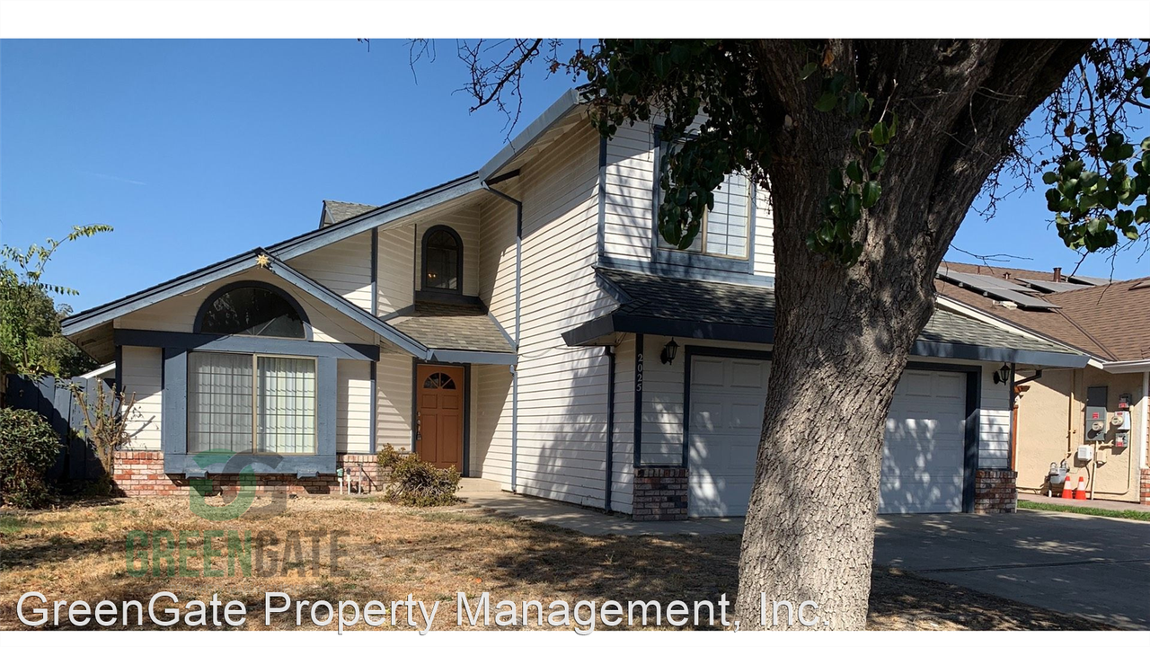 2025 Sheldon Dr - Photo 3 of 27