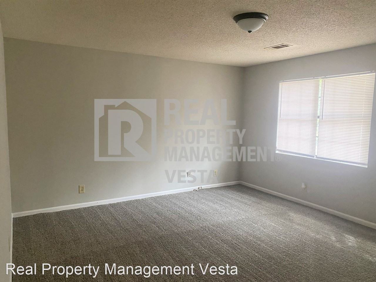 1524 Burton Ave - Photo 3 of 10