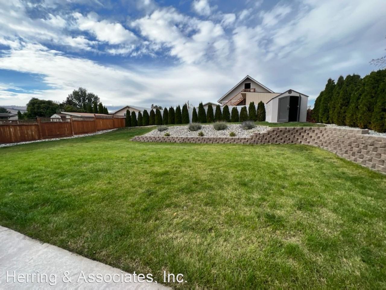 3155 Monterey Dr - Photo 3 of 13