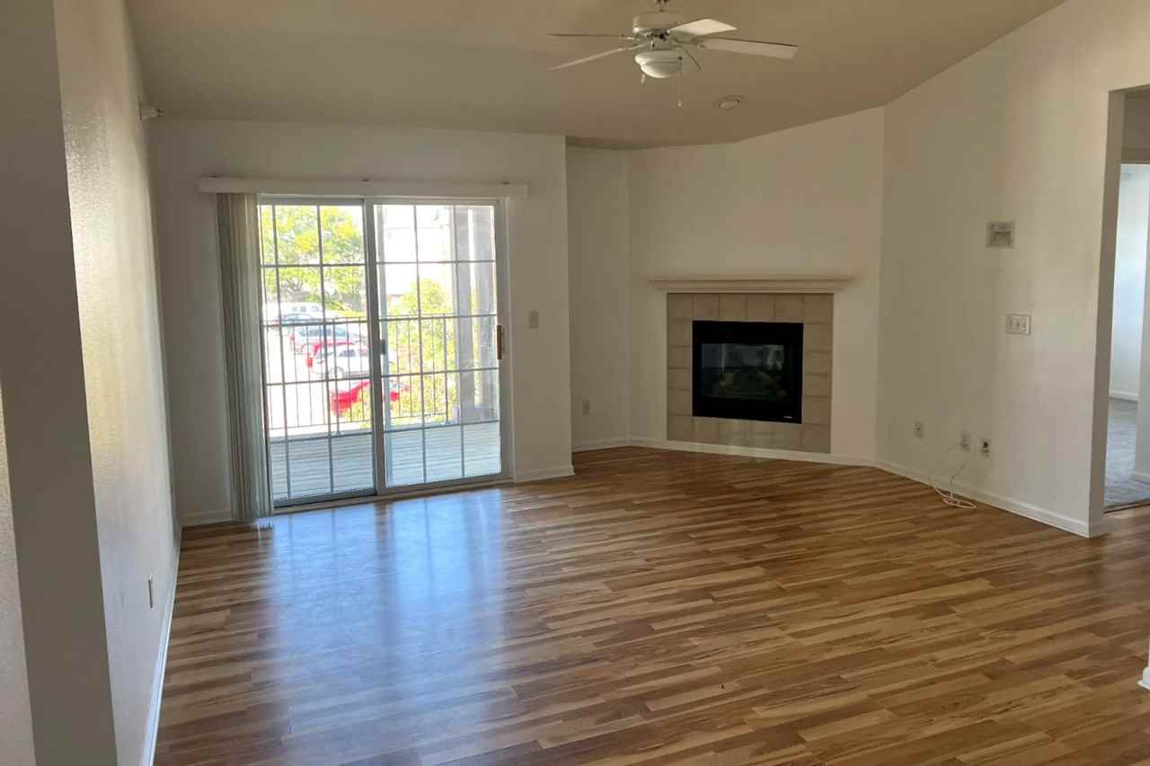 105 Nw 8th St - Photo 2 of 21