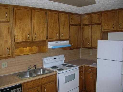 396 Dixie Ct - Photo 2 of 7