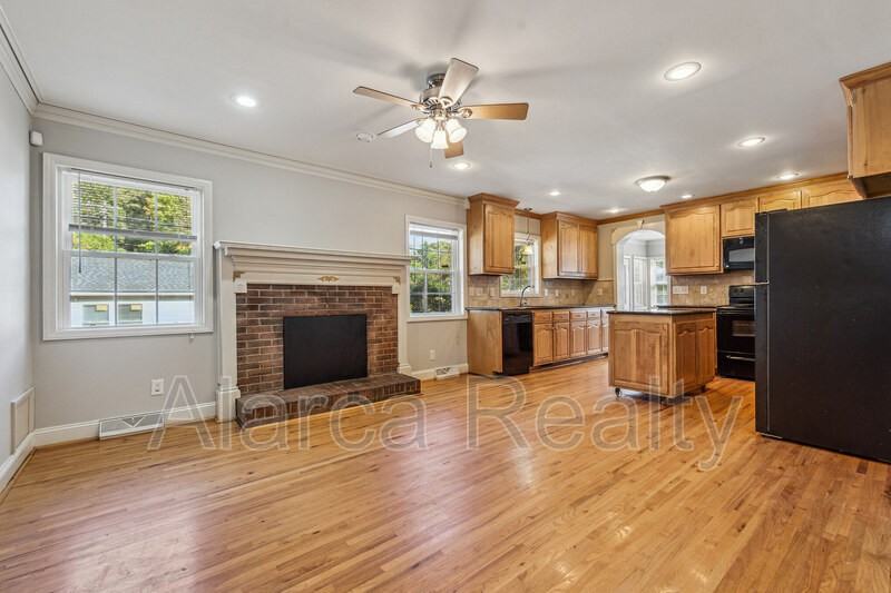 7459 Elwood Dr - Photo 2 of 19