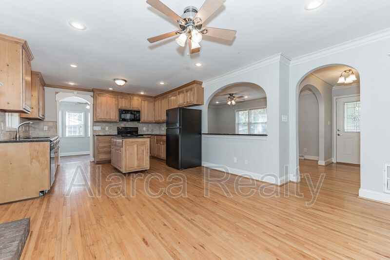 7459 Elwood Dr - Photo 3 of 19