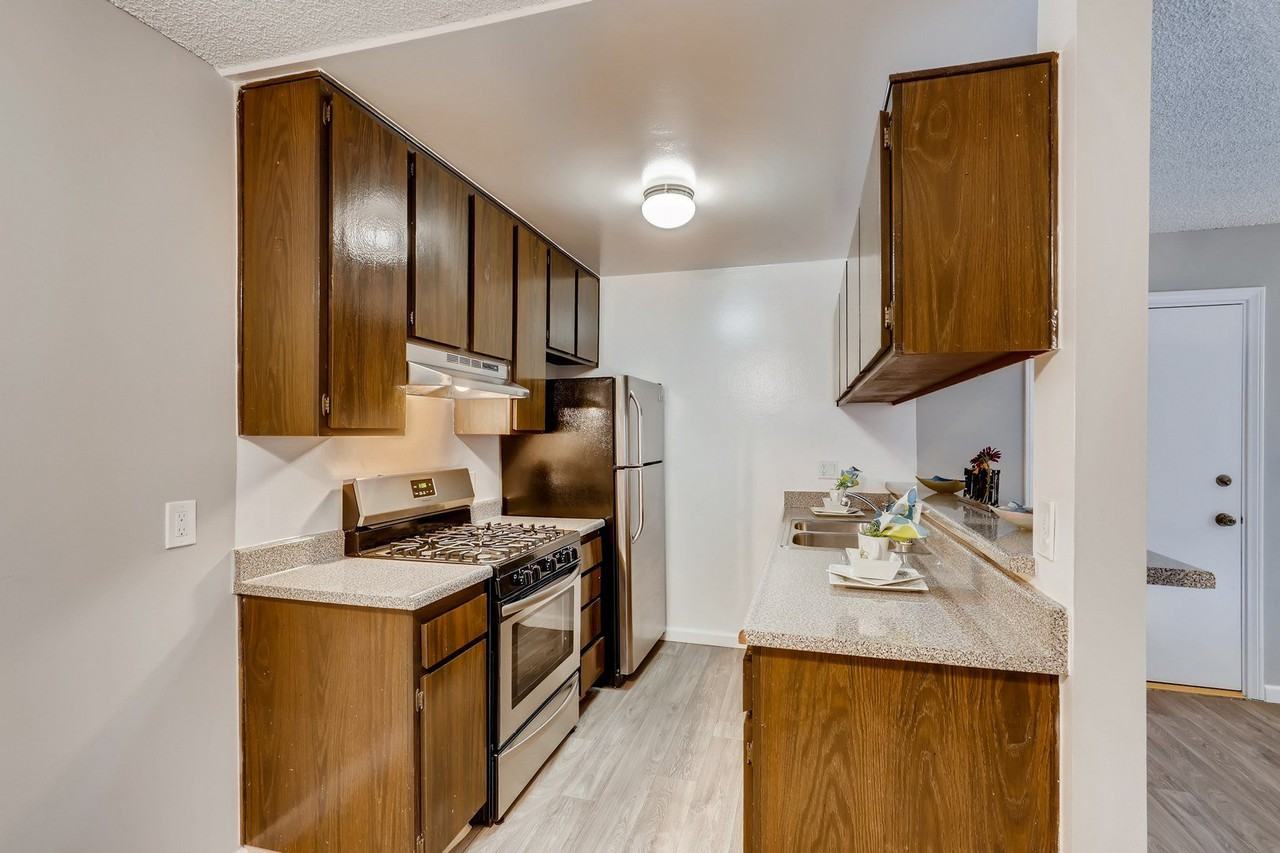 Executive House Apartments - Photo 4 of 59