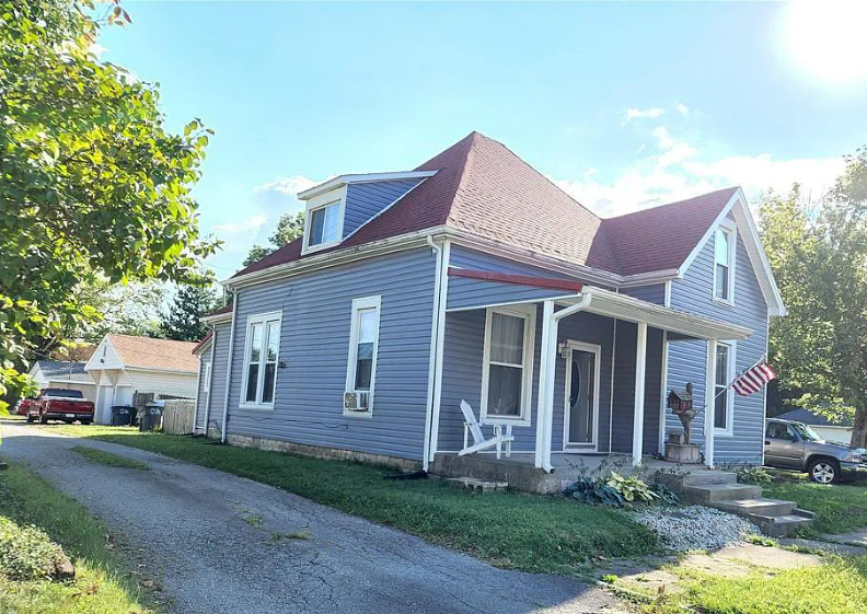 323 West 9th Street - Photo 2 of 17