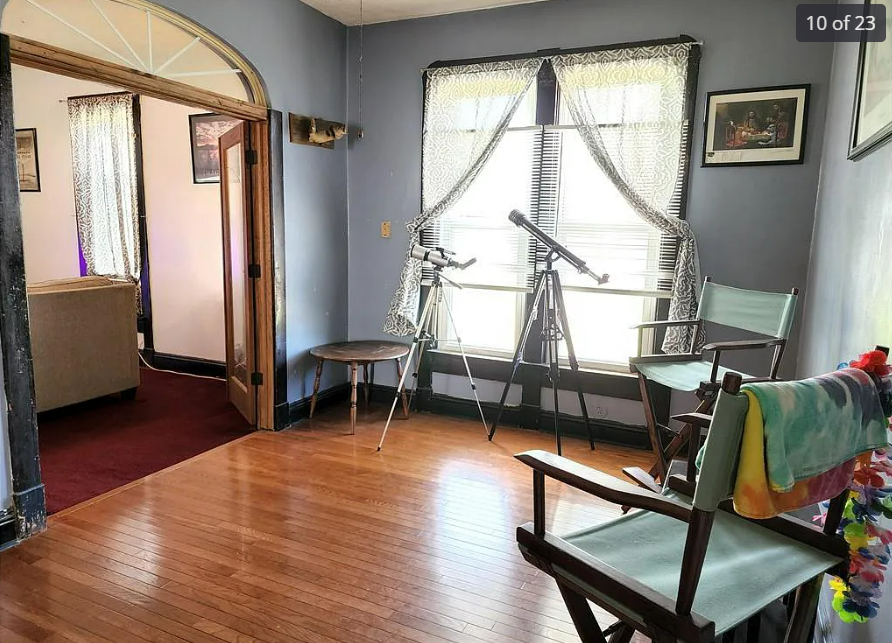 323 West 9th Street - Photo 3 of 17