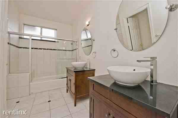 202 Melissa Cir - Photo 2 of 11