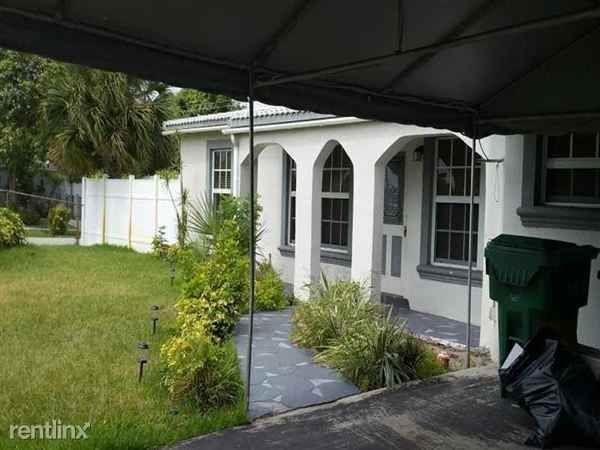 1751 NW 34th Ave - Photo 3 of 12