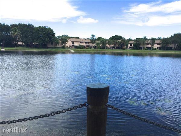 4729 NW 22nd St - Photo 2 of 18