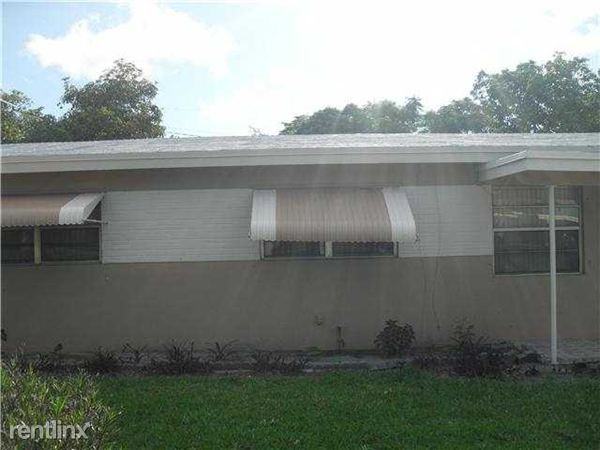513 NW 17th Ave - Photo 2 of 9