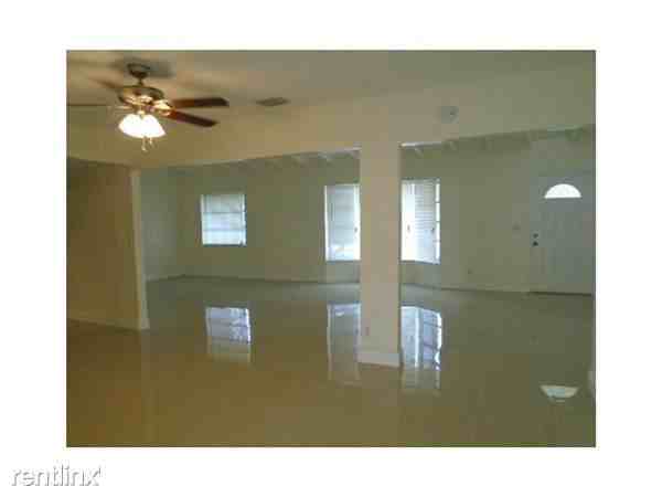 3378 NW 23rd St - Photo 3 of 8