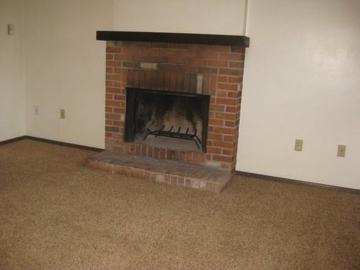 2209 Central Pl #B - Photo 3 of 9