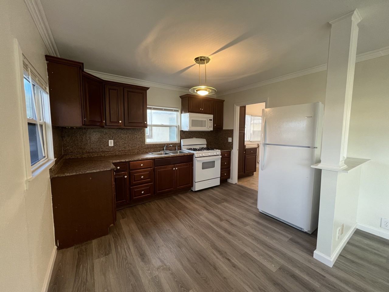 208 N F St - Photo 5 of 18