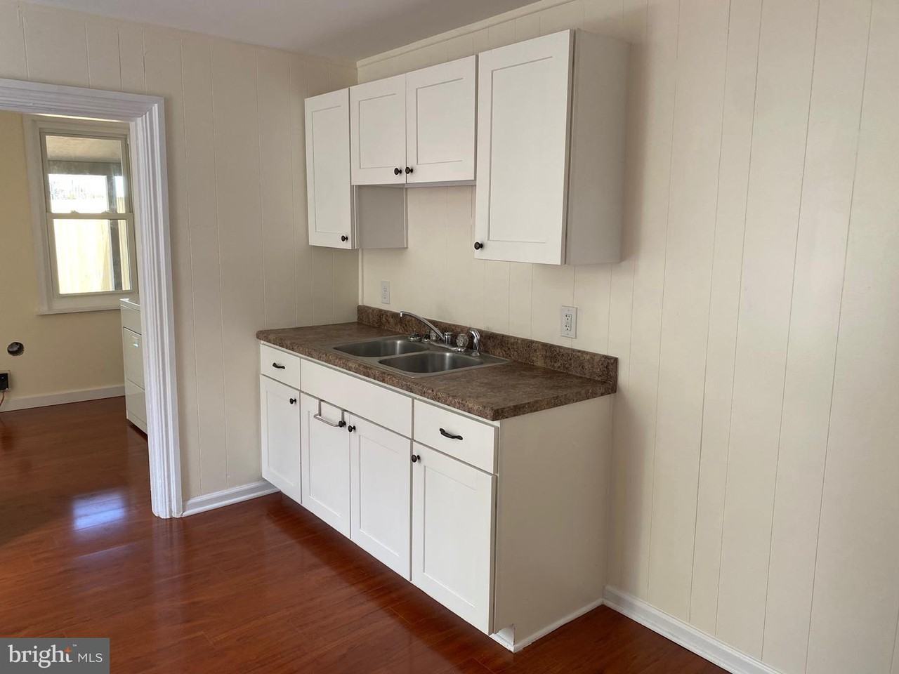 125 Guilford St - Photo 3 of 14