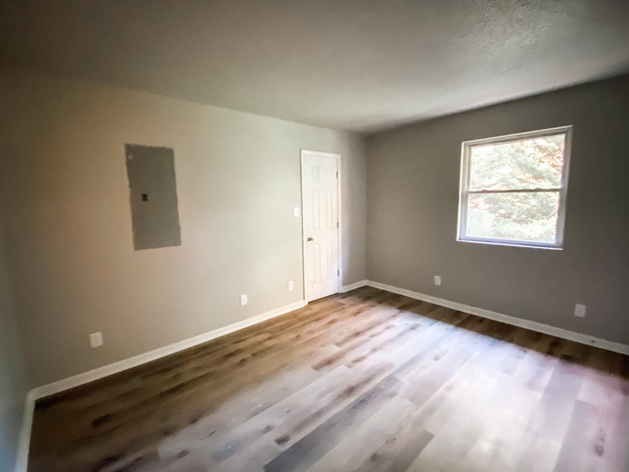 136 Holston Ct - Photo 5 of 8